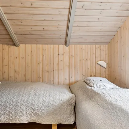 Arent - 1-1km From The Sea By Interhome Feriehus