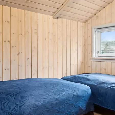 Arent - 1-1km From The Sea By Interhome