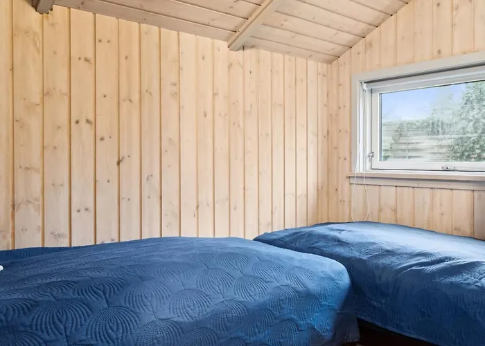 Arent - 1-1km From The Sea By Interhome